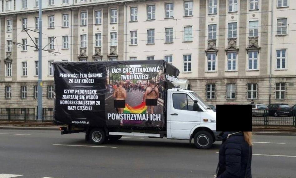 Prezes fundacji "Pro Prawo do Życia" skazany za furgonetki z homofobicznymi hasłami