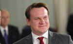 Dominik Tarczyński niewpuszczony do Wielkiej Brytanii. Sikorski: Radzę mniej radykalizmu