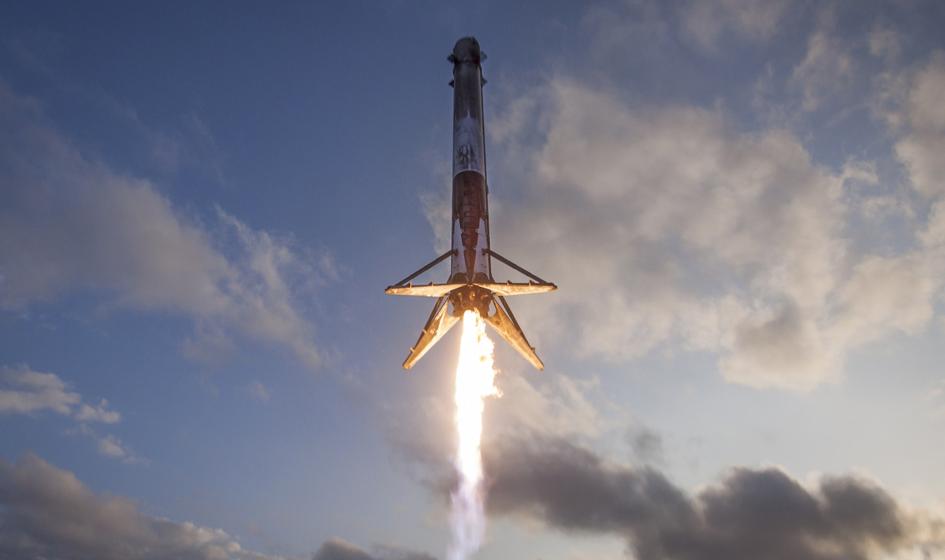 Firma SpaceX wysłała na orbitę 60 internetowych satelitów