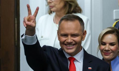 Pierwsze cztery miesiące na plus. Niemal połowa Polaków pozytywnie ocenia prezydenta