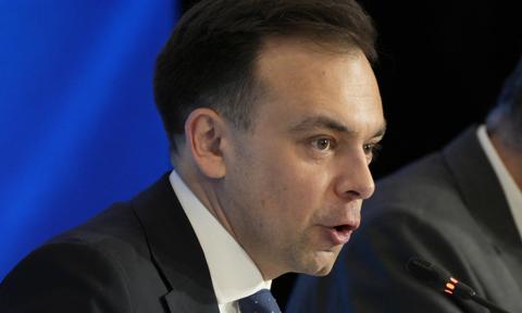Rząd szuka sposobu na drogie paliwo. Na stole cięcie VAT-u i podatek od nadmiarowych zysków