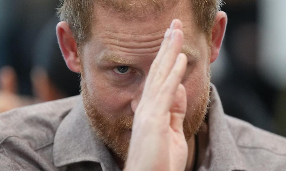 "Nie zabił medialnych smoków", tylko wziął od nich pieniądze. Książę Harry zawarł ugodę z wydawcą "The Sun" Ruperta Murdocha