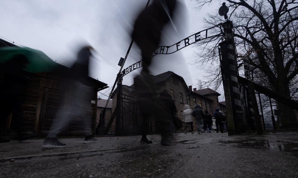 Zakaz noszenia jakiejkolwiek broni. Małopolska w stanie najwyższej gotowości na obchody rocznicy wyzwolenia Auschwitz