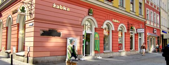 Żabka na rynku we Wrocławiu