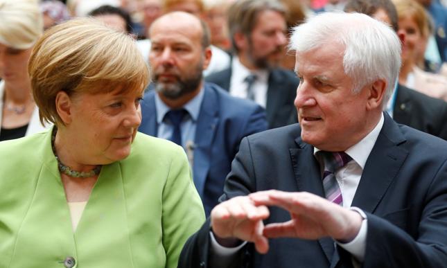 Kanclerz Niemiec Angela Merkel oraz minister spraw wewnętrznych Horst Seehofer.