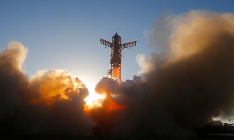 Lot testowy rakiety Starhip najbardziej udany w historii programu. "Wprowadzenie tej rewolucyjnej rakiety do rutynowej pracy będzie przełomem"