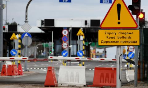 Rosjanin staranował szlaban na przejściu w Terespolu. Jego towarzysze uciekli na Białoruś
