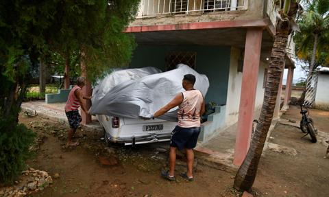 Huragan Melissa dotarł nad Kubę. Ewakuowano 735 tys. mieszkańców