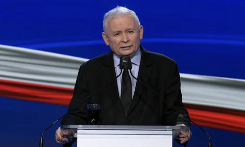 Kaczyński twierdzi, że hipermarkety nie są "odpowiednio opodatkowane". Wspomniał też o "patologicznym układzie"