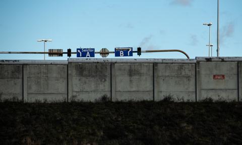 "Deszcz balonów" z Białorusi. Policja apeluje, by ich nie dotykać