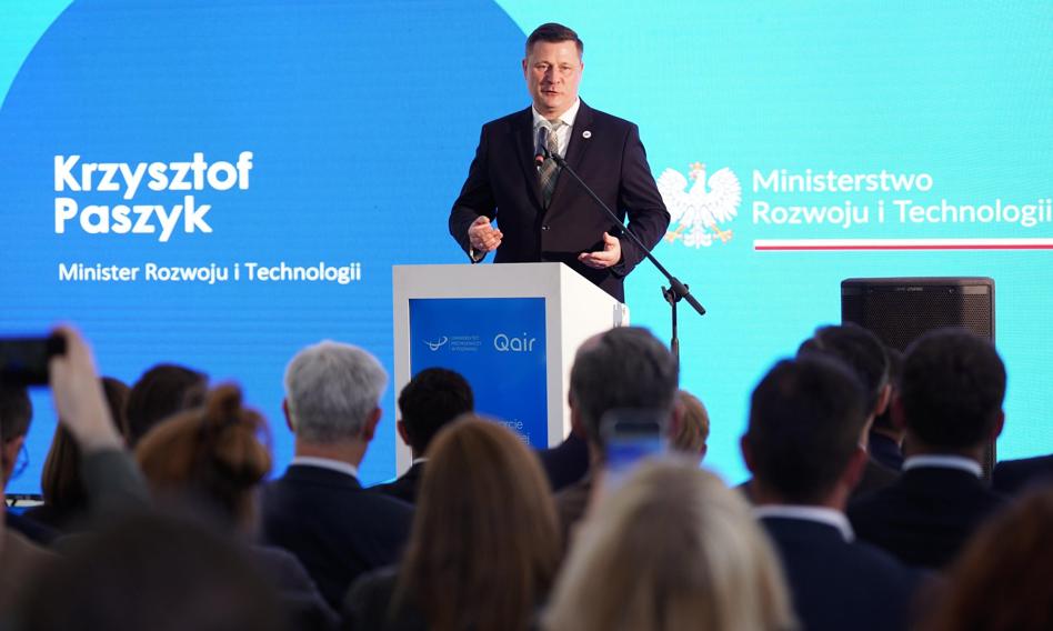 Rząd uruchamia program dyplomacji gospodarczej - 40 misji i targów do końca roku