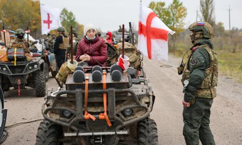 Dramatyczna sytuacja w Ołeszkach. Zełenski oskarża Rosję o ataki na cywilów