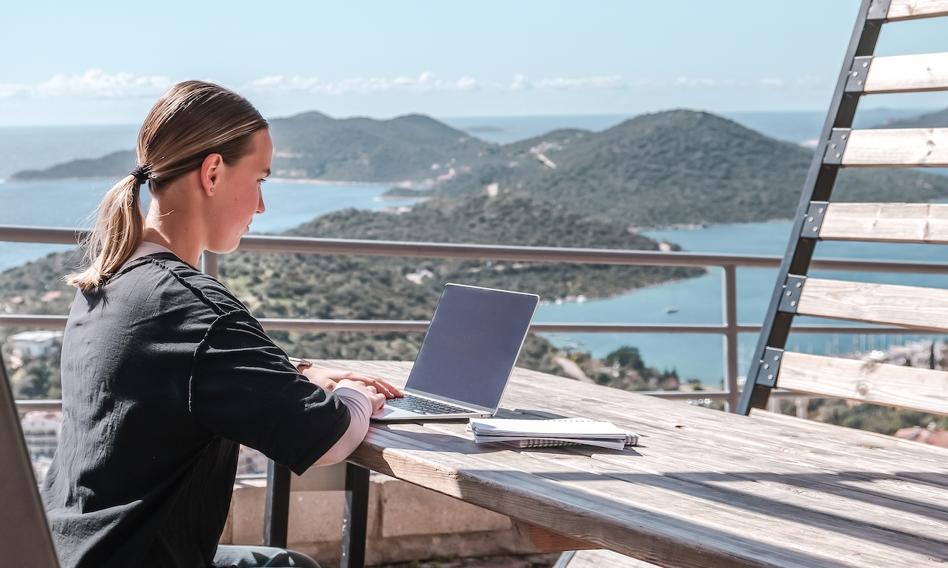 Przede wszystkim równowaga. GenZ stawia na work–life balance, ale się konfliktuje