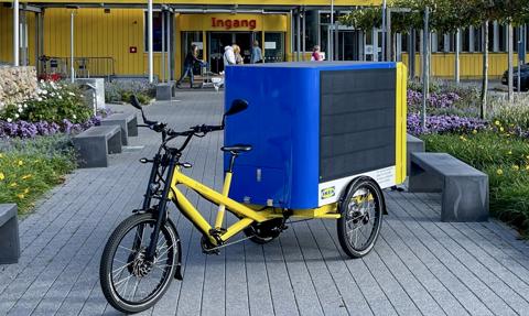 Nie cztery, tylko trzy kółka. Ikea wprowadza dostawę zamówień rowerami