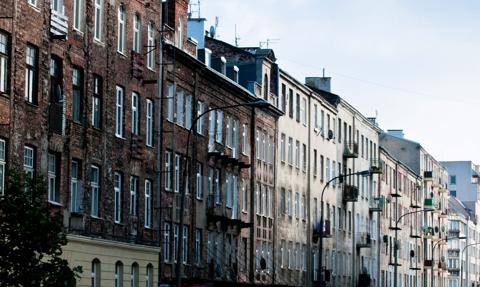 Warszawa podnosi czynsze za mieszkania komunalne. Mieszkańcy są zbulwersowani wysokim kwotami