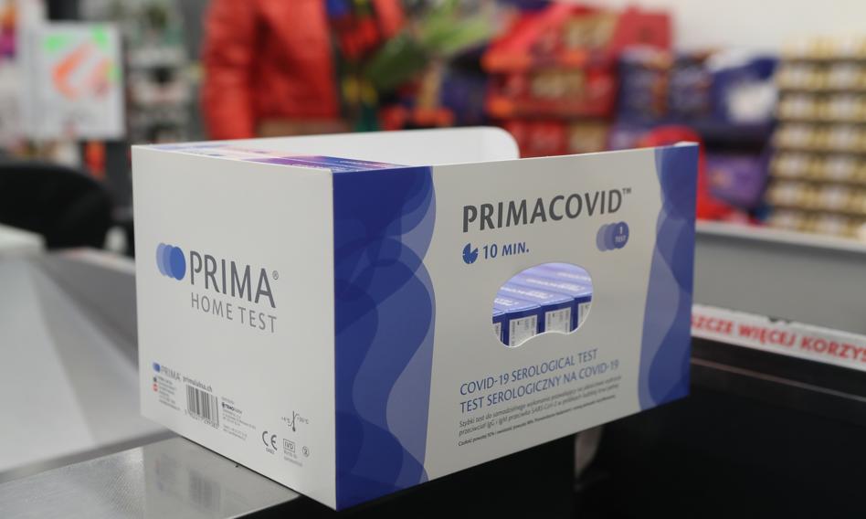 Kolejna sieć sprzedaje domowy test na obecność przeciwciał COVID-19