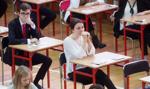 Matury i egzaminy ósmoklasisty przełożone. Szkoły i przedszkola zamknięte dłużej