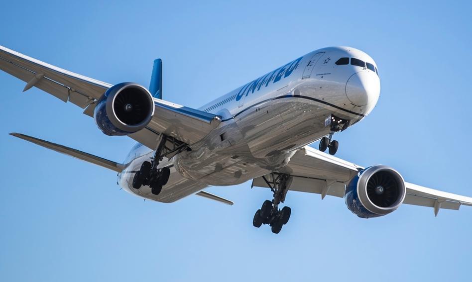 Pilot poleciał bez paszportu. Samolot United Airlines zawrócił z trasy do Chin