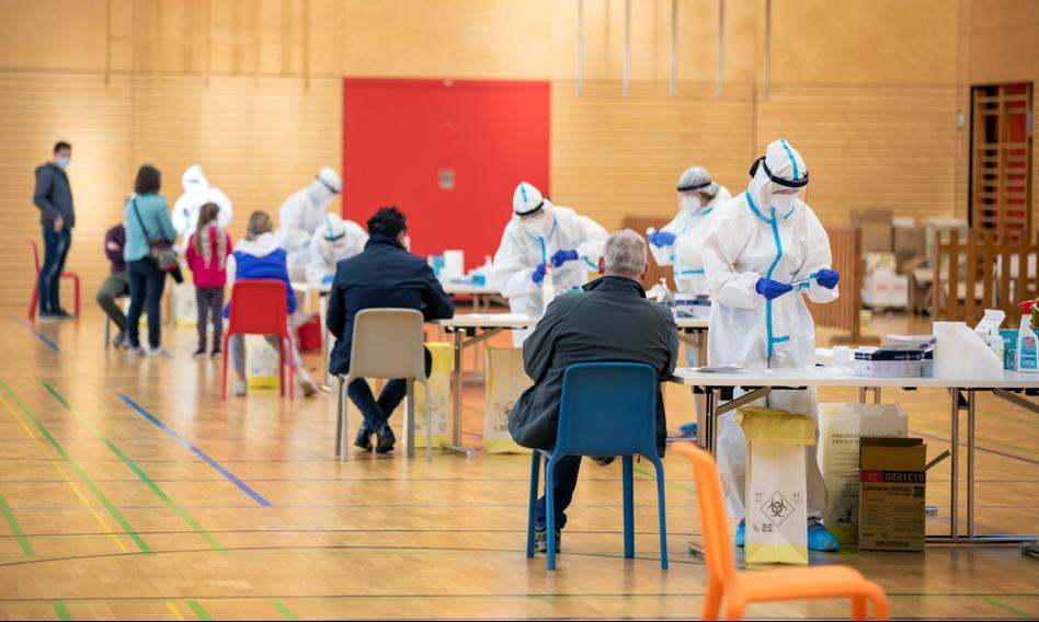 Trzecia dawka szczepionki? EMA: Niech zdecydują kraje UE