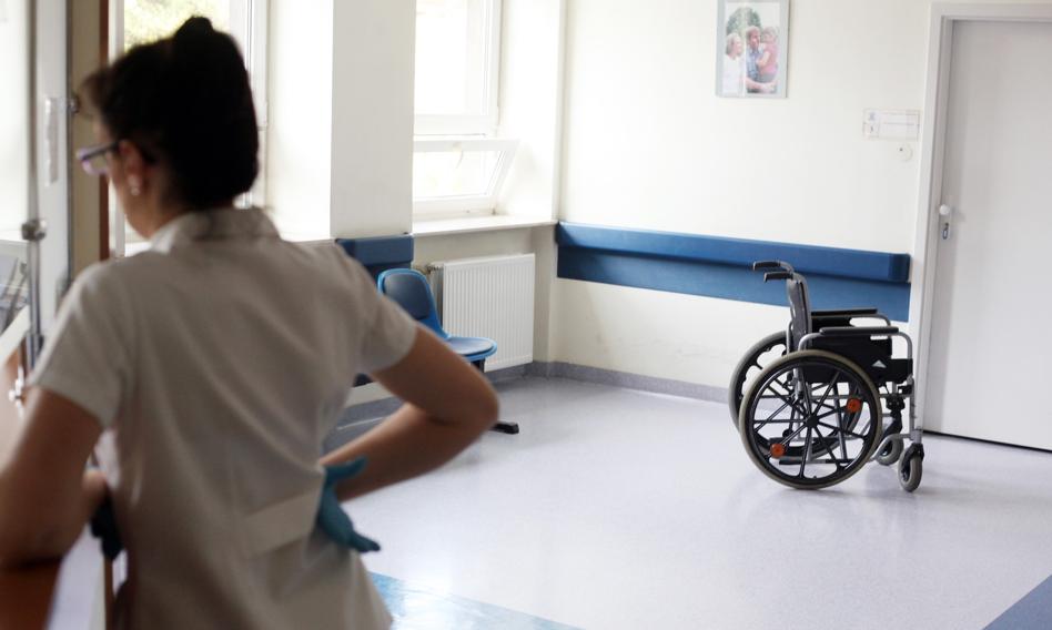 Szpital może zapłacić pielęgniarce 50 tys. zł. Nierówno traktował personel