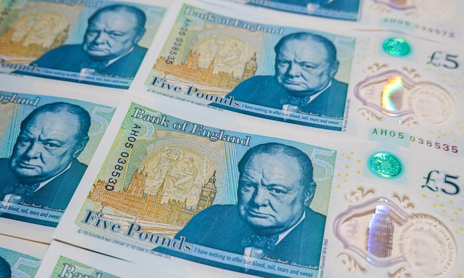 Funt na krawędzi 5 złotych, boczniak na euro i dolarze. Walutowy tydzień zdominują cła Trumpa