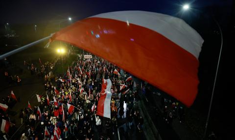 "Patriotyzm zakupowy" w przetargach. Rząd chce wydać na miejscu miliardy