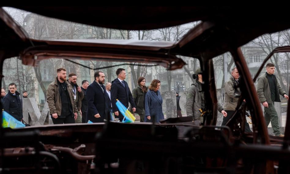 Hołownia w Buczy: Rosja musi zapłacić za zbrodnie dokonane w Ukrainie