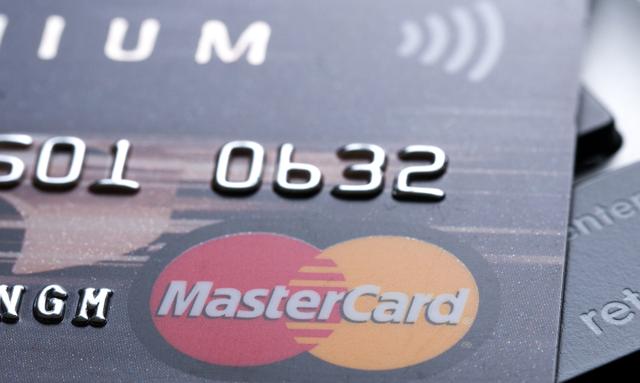 Karta kredytowa co to jest? Jak działa karta kredytowa