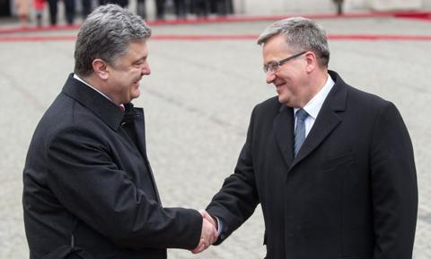 Poroszenko pokazał majątek. Komorowski nie musi
