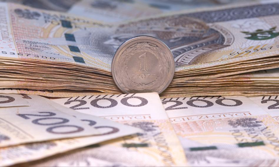 Kurs euro mocno w g贸r臋. Z艂oty nie cieszy si臋 z celnego rozejmu