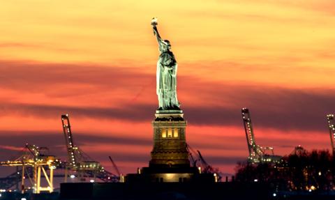 Trump ogranicza prawo do obywatelstwa. Sąd Najwyższy zajmie się "prawem ziemi"