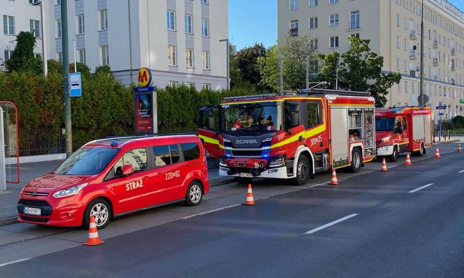 Pożar na stacji metra Racławicka. Linia M1 nie kursuje
