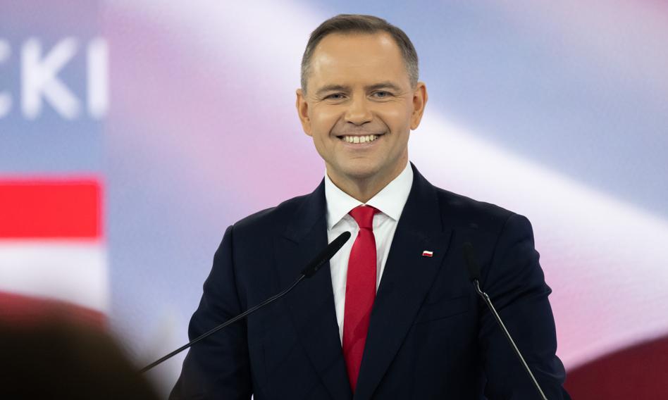 Z klubu sportowego do instytucji państwowych. Sieć powiązań Karola Nawrockiego