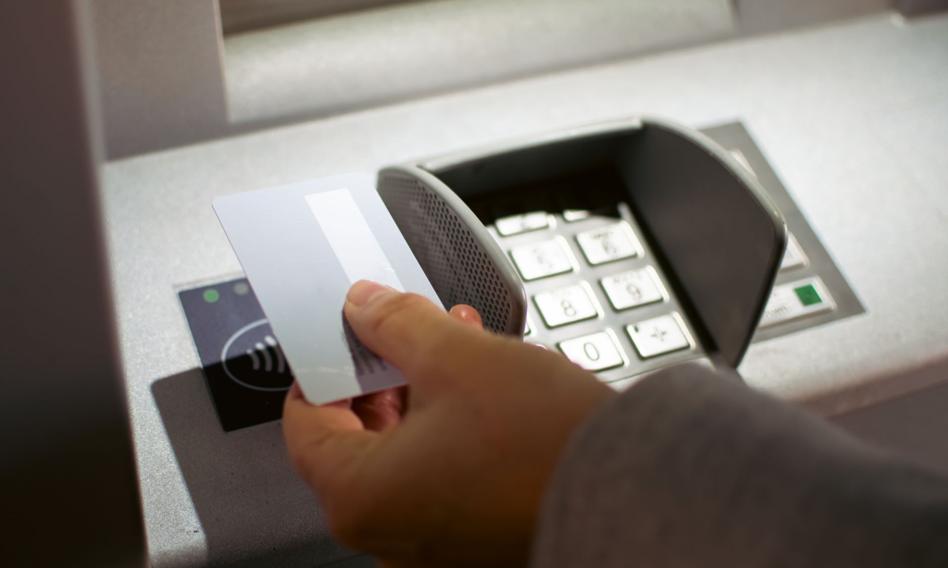 Ranking tanich kont osobistych. Brak opłat za wypłaty tylko w jednym banku