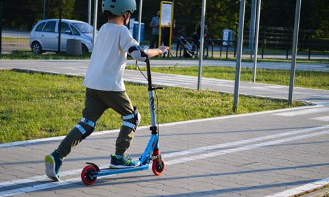 E-hulajnogi nie dla dzieci. Za złamanie przepisów rodzice zapłacą nawet 1000 zł