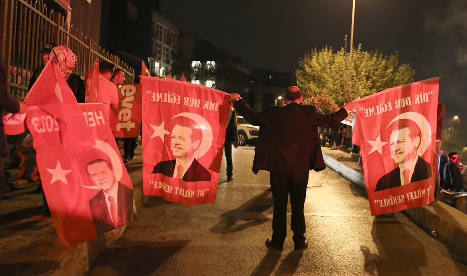 Turcja: opozycja wnioskuje o unieważnienie referendum konstytucyjnego