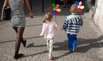Rodzice zatrudniają coraz mniej opiekunek do dzieci