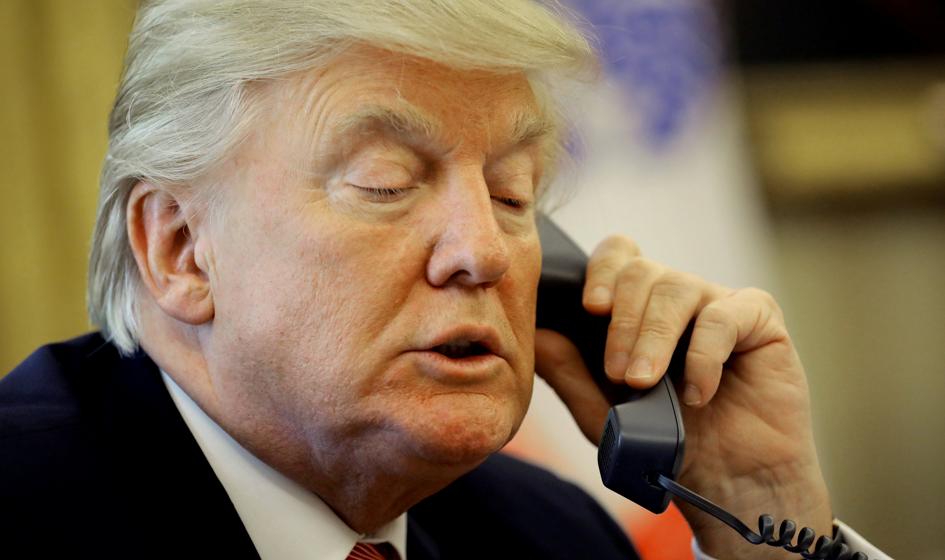 Trump rozmawiał przez telefon z talibskim przywódcą
