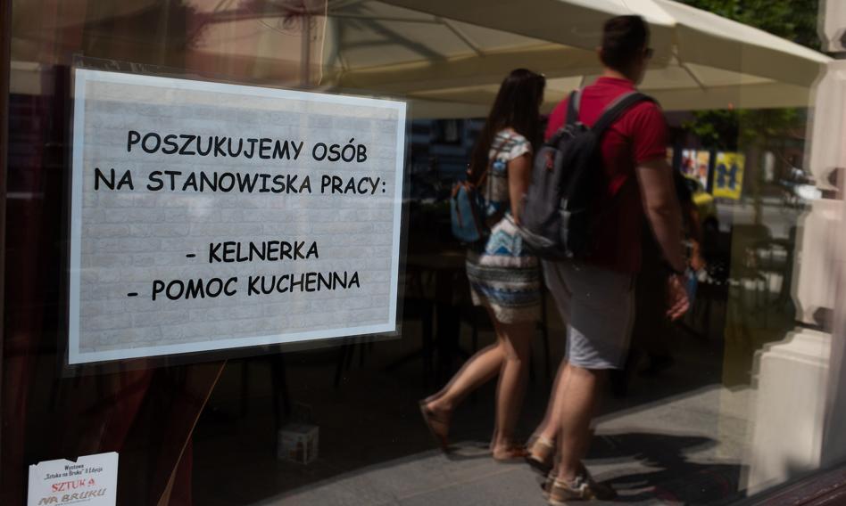 Rynek pracy sezonowej się kurczy, ale zarobki rosną. Nawet 10 tys. zł nad morzem
