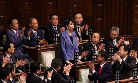 Pierwsza w historii Japonii kobieta na stanowisku premiera. Sanae Takaichi obejmuje władzę