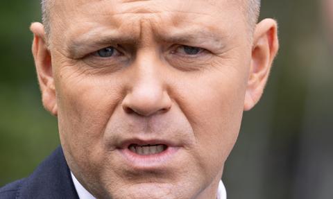 Prezydent zdecydował: Twarde weto dla zmian politycznych, zielone światło dla energetyki