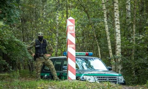 Pierwsze odcinki bariery na granicy z Białorusią zostały odebrane