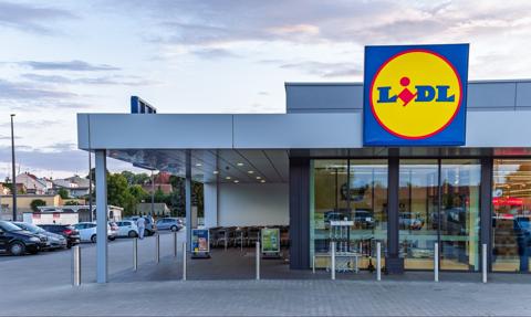 Lidl wprowadza nowe zasady na parkingach. Co zrobić, by parkować bezpłatnie?