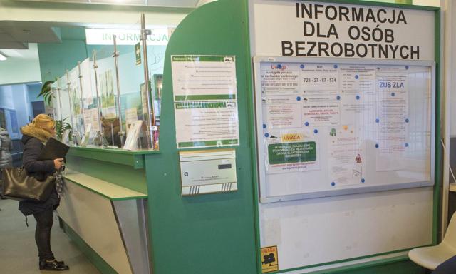 Duże zmiany dla bezrobotnych. Wyższe zasiłki, więcej szkoleń i pieniądze nawet dla rolników