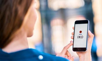 PKO BP zaproponuje nowym użytkownikom IKO, by włączyli mobilną autoryzację