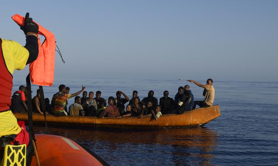Wyjątkowe nasilenie fali migracyjnej. Około tysiąca migrantów przypłynęło w ciągu doby na wyspę Lampedusa