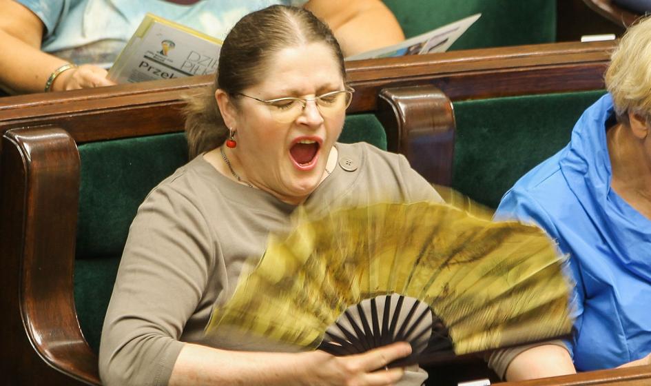 Rośnie przewaga PiS nad PO