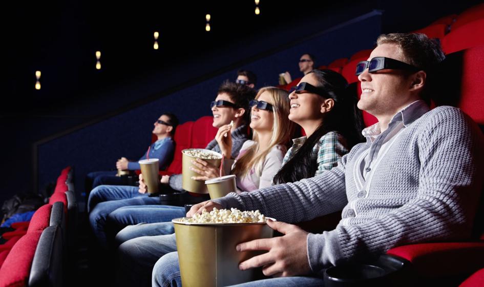 Liczba widzów w kinach stałych w 2021 r. wzrosła o 40,9 proc.