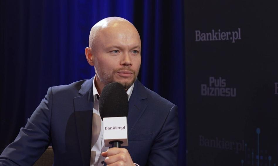 Źródła wiedzy młodych inwestorów: blogi, vlogi, influencerzy