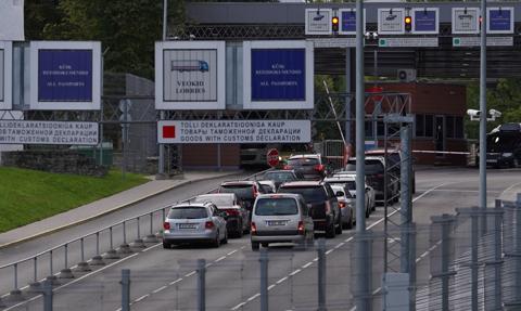 Estonia nie wpuszcza do siebie samochodów z rosyjskimi rejestracjami